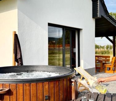 Mirsk House | Pod Izerskim Niebem - kameralny domek z balią, w sąsiedztwie Świeradowa-Zdroju