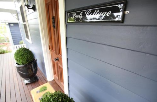 Wentworth Falls House | Poets Cottage Fireplace Spa Bath Scenic Treks Pet Friendly