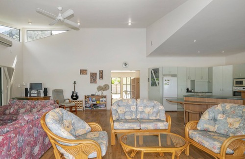 Tairua House | Pohutukawa on Paku - Tairua Holiday Home