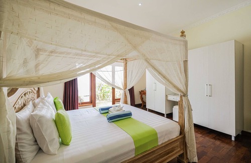 Gretek Hotel | Poinciana Resort Bali