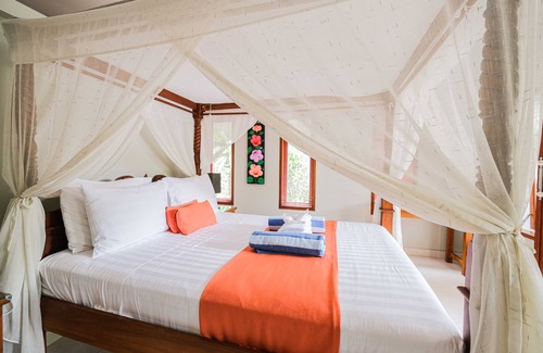 Gretek Hotel | Poinciana Resort Bali