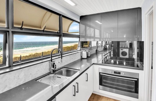 Buddina Apartment | Point Break - Sea & River Views, Nature & Relax