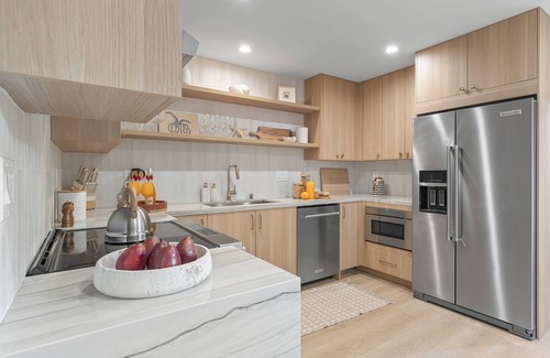 Point Loma Heights House | Point View Luxe by AvantStay | 5BR Coastal Stay w/En-suites & Chef’s Kitchen