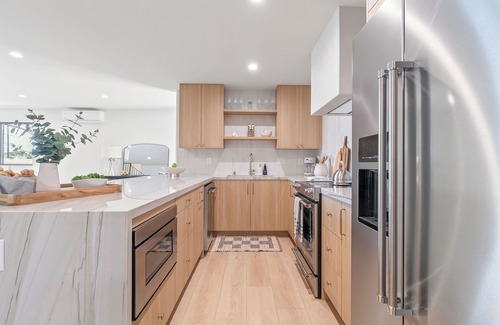 Point Loma Heights House | Point View Retreat | Modern Coastal Retreat Near Sunset Cliffs & Ocean Beach