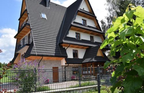 Czarna Gora House | Pokoje Gościnne Budzowie