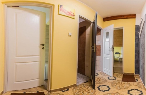 Ujsoy House | POKOJE GOŚCINNE