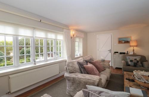 Shipton Gorge House | Pomme Blushe House