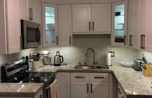 Harbor Village House | Pompano Beach House 5 min. from the Ocean. Heated salt water pool