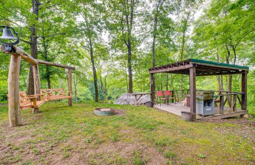 White Cottage House | Pond and Fire Pit Charming Log Cabin near Blue Rock