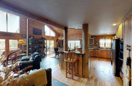 Three Rivers House | Ponderosa Paradise with a million dollar view