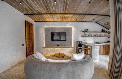 Penestanan Villa | Pondok Villa - Two Bedroom Villa, Sleeps 4
