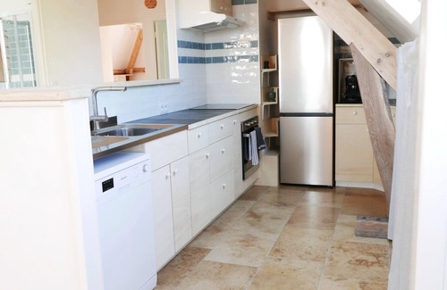 Piegut-Pluviers Apartment | Pondside healthy lodging in lively Piégut-Pluviers