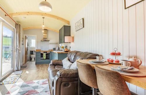 Bradninch House | Ponsford Ponds - Goosedown Lodge