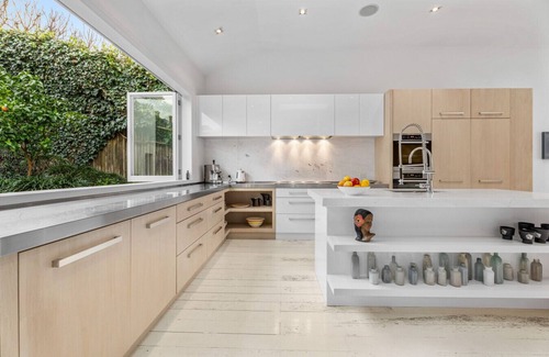 Freemans Bay Villa | Ponsonby Oasis I 3BR, Carpark