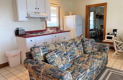 Ocracoke Hotel | Pony Island Inn