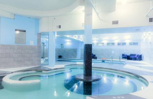 Canmore Apartment | Pooches Paradise - Pet Friendly Hot Tub & Pool