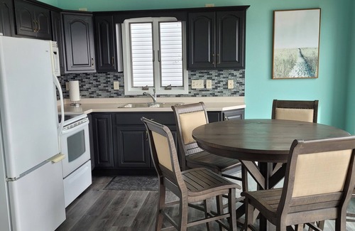 Brownsville Cottage | Pool 8 River House , A Couples' Retreat!
