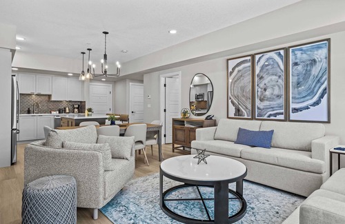 Dead Man's Flats Apartment | Pool and hot tub Stunning 2Bd haven in the Rockies