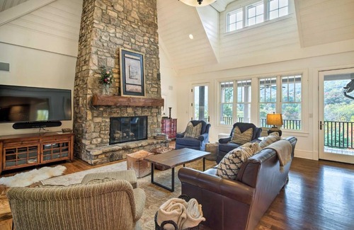 Mill Spring House | Pool and Mountain Views Stunning Mill Spring Home!