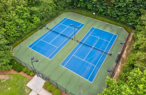 Buford Apartment | Pool and Patio, 8 minutes from Mall of Georgia!