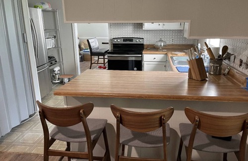 Dover House | Pool, Bally’s Casino/International Speedway, near AF Base,Tax Free Shopping