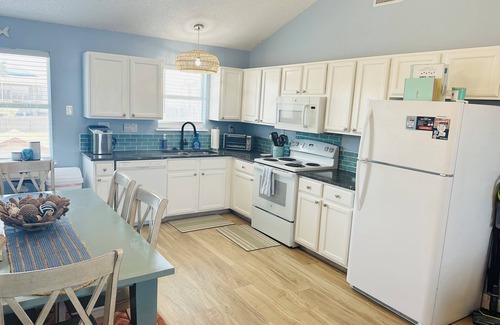 Leeward Sands House | Pool & Fenced Yard in Town <> Parking <> 2 bdrm - 2 bath