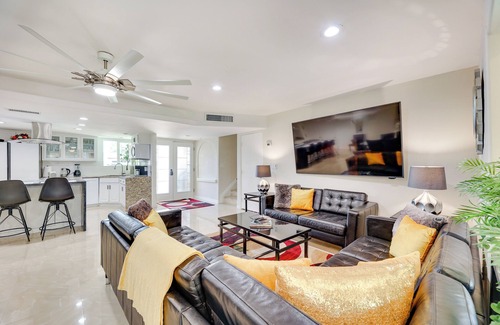 Dobson Ranch House | Pool & Fenced Yard: Pet-Friendly Mesa Retreat