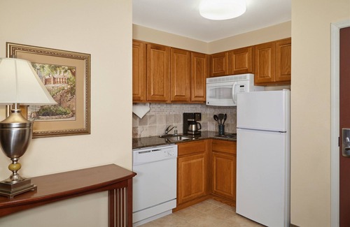 Franklin Apartment | Pool + Free Breakfast | Close to the Airport!