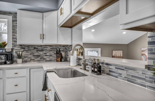 Ashtabula House | Pool|Hot Tub|Game Room|Sleeps 8