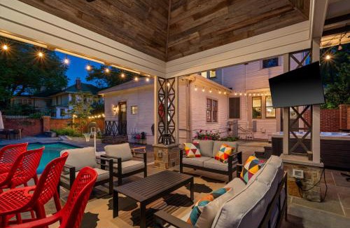 Central Gardens House | Pool Outdoor TV Fire Pit Game Room