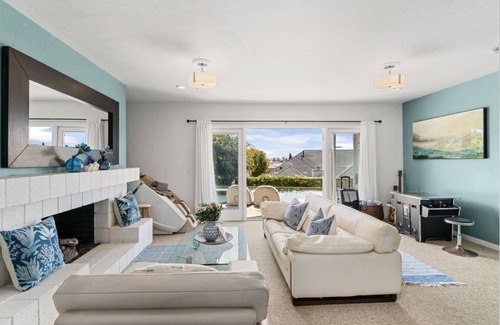 La Playa House | Pool side hideaway near beaches and fun!