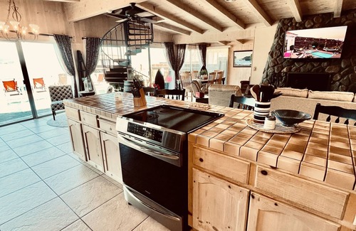 Lakeport House | Pool/Spa Lakefront, Lakeport, Clearlake, King Ste W/dock for fishing or boating.