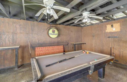 FM 1960 House | Pool Table and Patio with Bar Spacious Houston Gem!