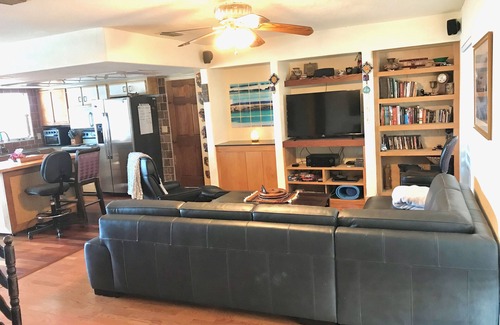 Orient Park House | Pool, Waterfront, Hard Rock, Amphitheater All In Your Backyard!