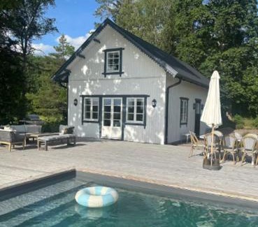 Marsta Other | Poolhuset