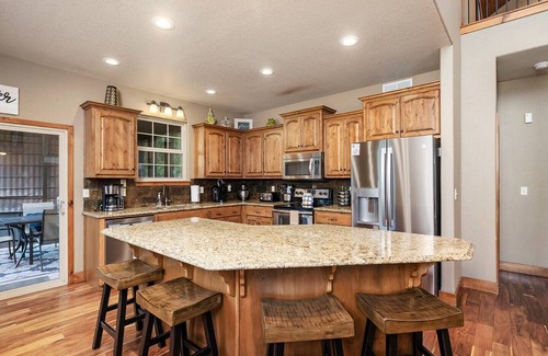 Branson House | Pools, Pool Table, Rec Room, Splashpad, Waterslide