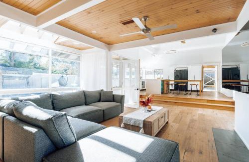 Mount Eliza House | 'Poolside Haven' Your Mount Eliza Family Getaway