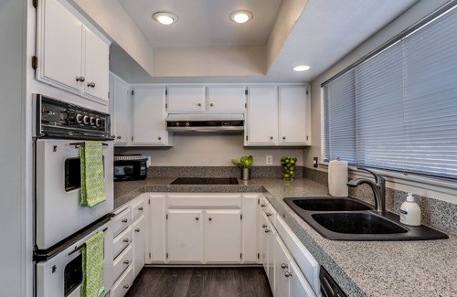Vista Norte House | Poolside Living 4 Bedroom Home by RedAwning