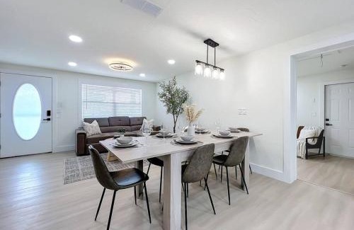 Bee Ridge House | Poolside Paradise Near Siesta Key Beach