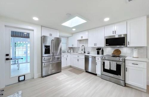 Bee Ridge House | Poolside Paradise Near Siesta Key Beach
