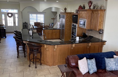 Lake View House | Poolside Paradise on Cross Lake