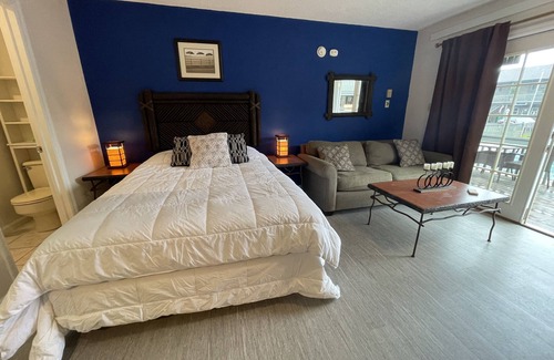 Lake George Resort | Poolside Suite on Lake George