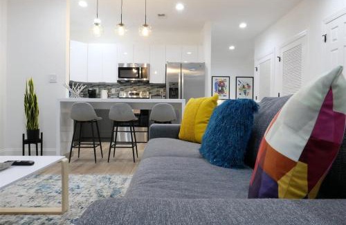 Cardozo Apartment | Pop Art Chic Stunning Shaw - U Street Apartment