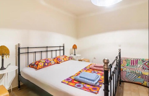Galatsi Apartment | Pop Art Home - Experience Local Vibes