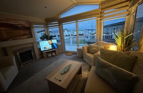 Porthcawl Resort | Poplars 33, 3 Bedroom Luxury Caravan Trecco Bay Porthcawl