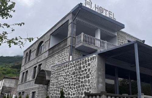 Goris House | Popock Goris