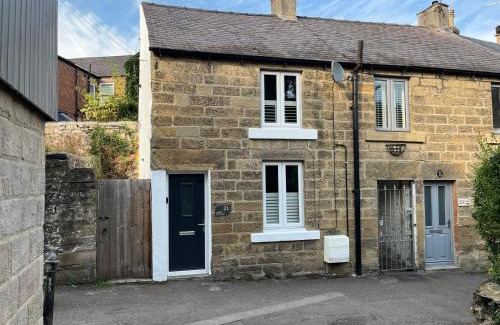 Matlock House | Poppy Cottage