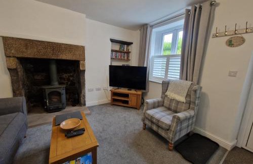 Matlock House | Poppy Cottage
