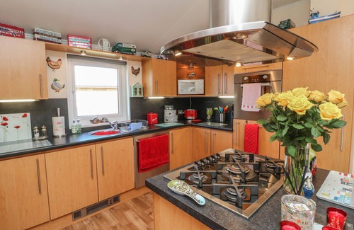 Mullacott Cottage | POPPY LODGE, family friendly, with a garden in Mullacott, Ilfracombe