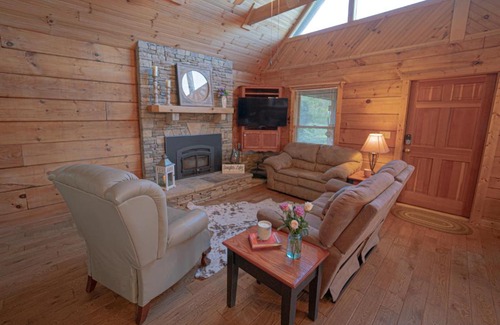 Dandridge House | Poppy’s Place Cabin